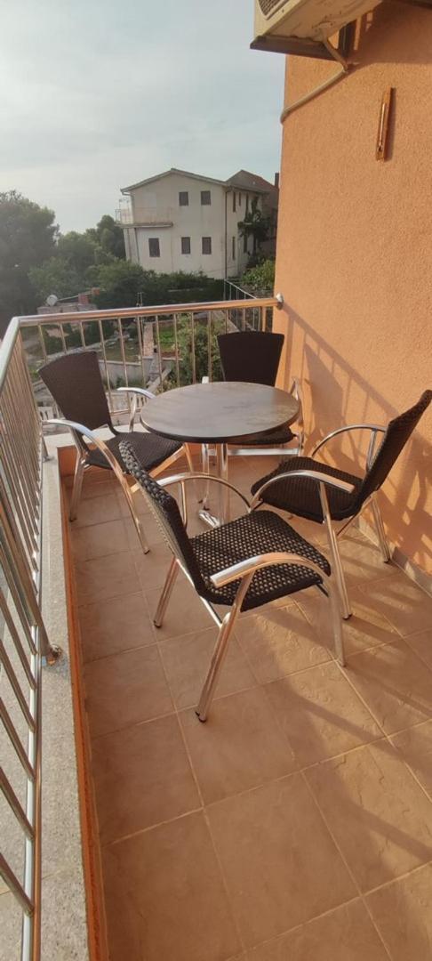 Apartment Visum Primošten Exteriör bild